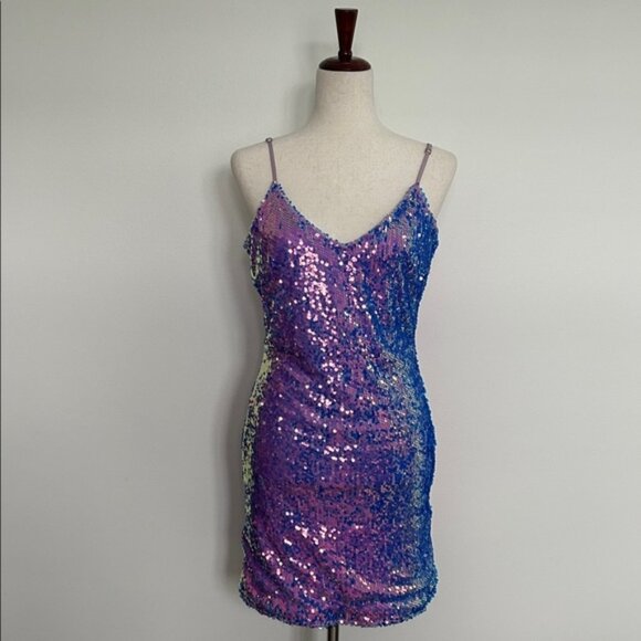 Akira Lavender Purple Bodycon Sequin Mini Dress Size Large - Picture 1 of 5